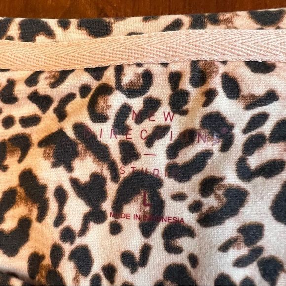 New Directions Leopard 3/4 Length Sleeve Tunic, Size Large - Picture 3 of 15